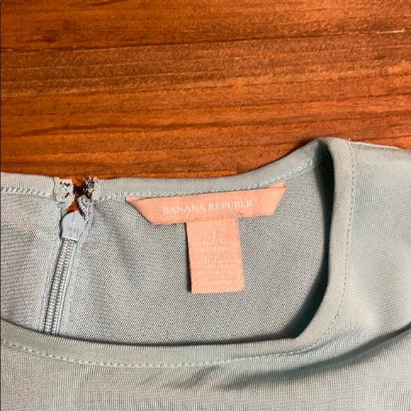 Banana Republicans sleeveless top - Picture 3 of 3